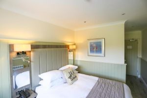 Duck Bay Hotel & Restaurant