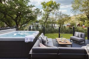 Ardlui Retreat Loch Lomond Villa And Hot Tub Lodges